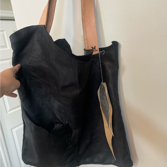 Black Leather Tote with Natural Leather Straps - Picture 5 of 7